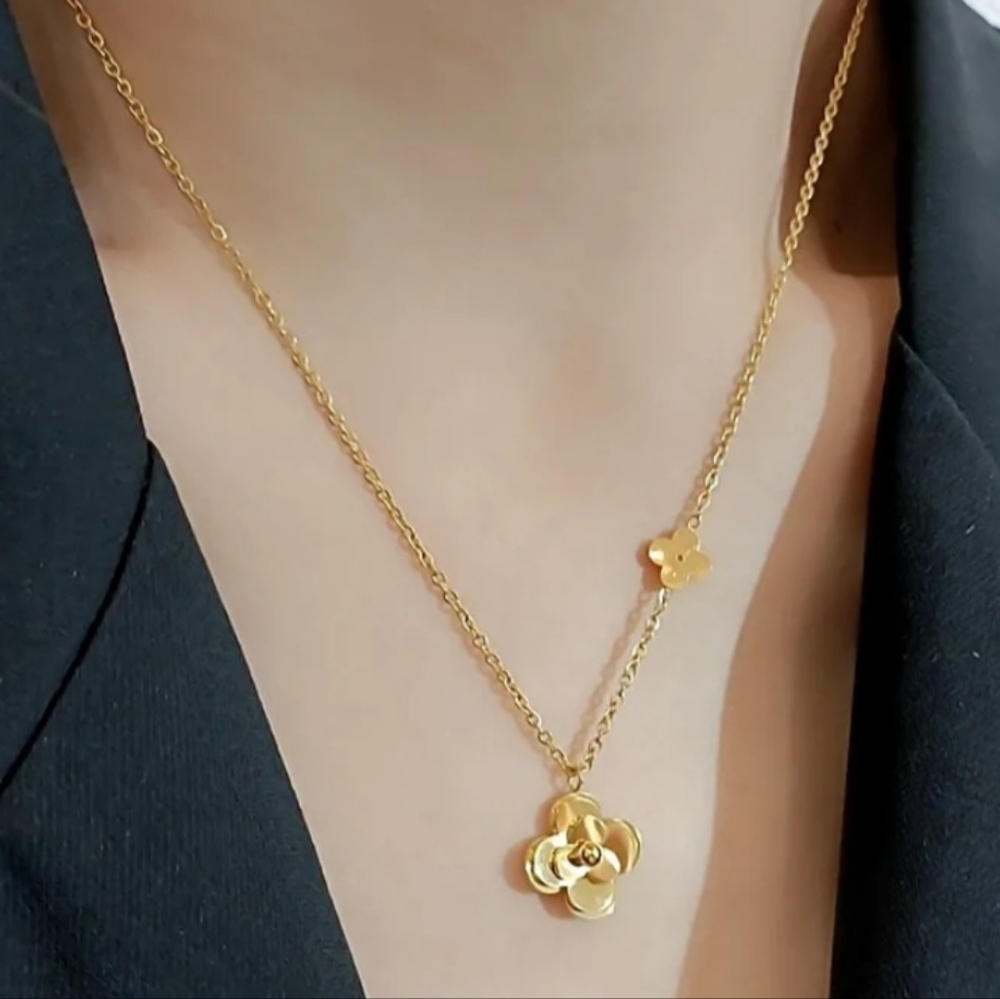 18K Gold Stainless steel Necklace Camelia Flower - Picture 4 of 7